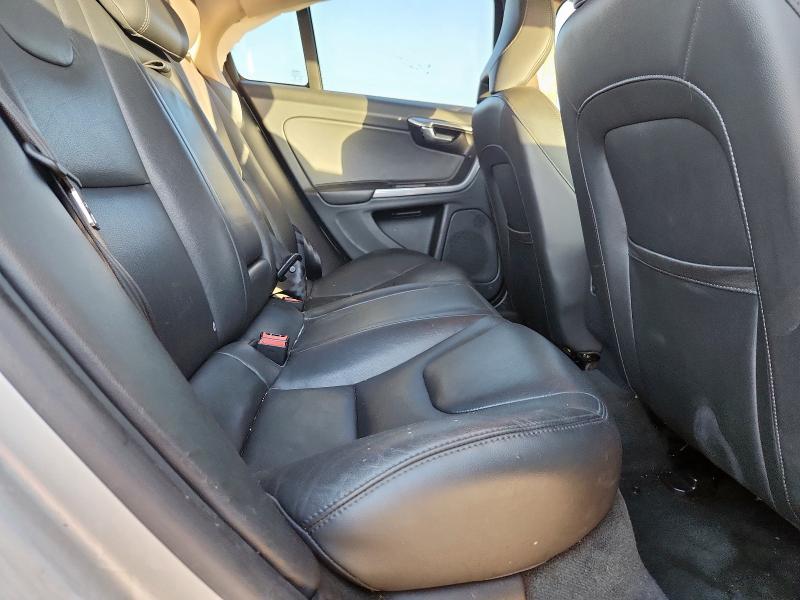 Фото 10 - VOLVO S60