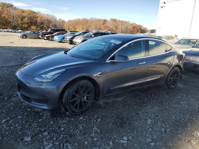 Фото 1 - TESLA MODEL 3