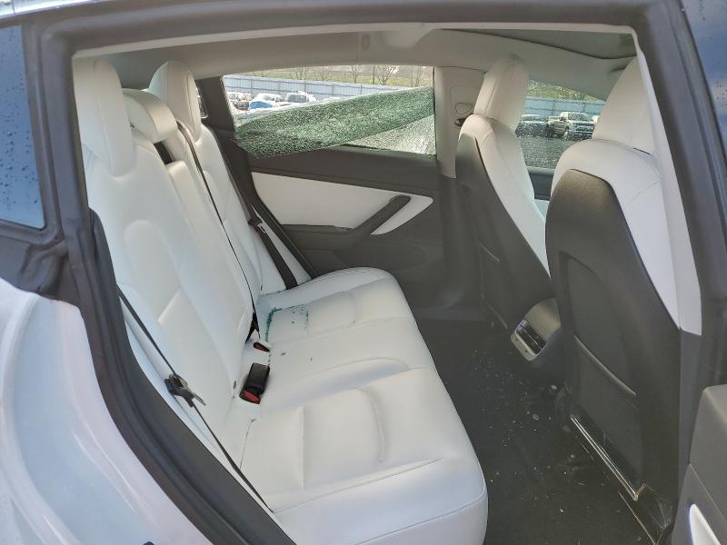 Фото 10 - TESLA MODEL 3