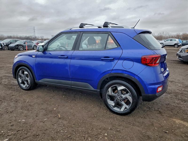 Фото 2 - HYUNDAI VENUE