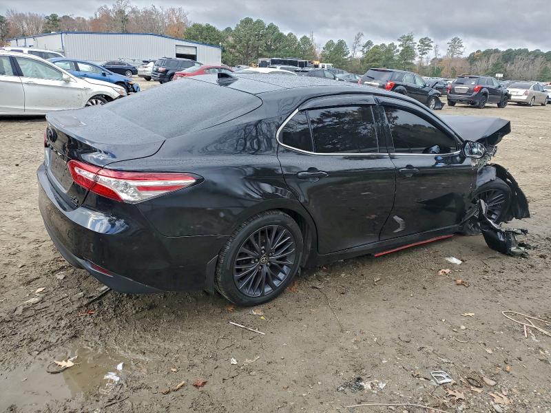 Фото 3 - TOYOTA CAMRY