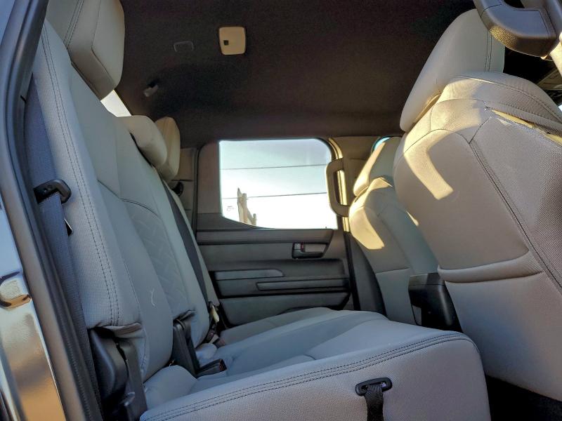 Фото 10 - TOYOTA TACOMA