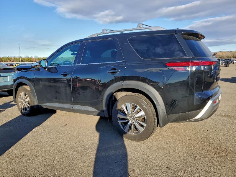 Фото 2 - NISSAN PATHFINDER