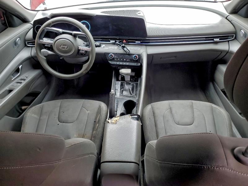 Фото 8 - HYUNDAI ELANTRA