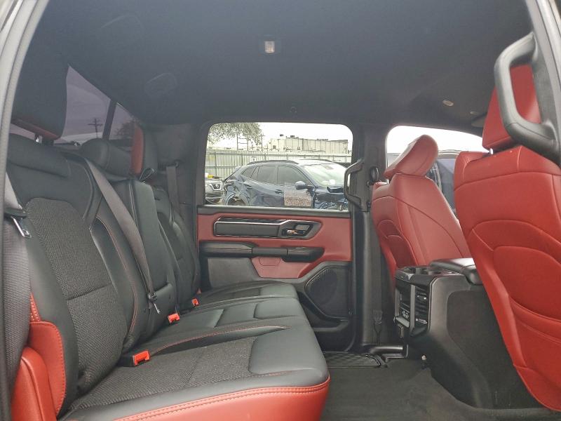 Фото 10 - RAM 1500