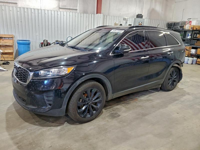 Фото 1 - KIA SORENTO