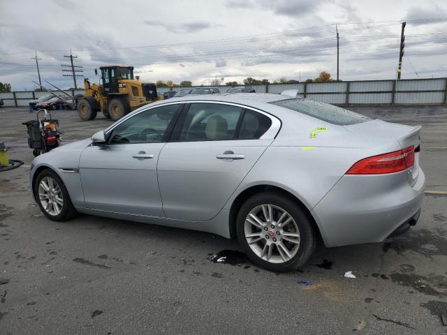 Фото 2 - JAGUAR XE