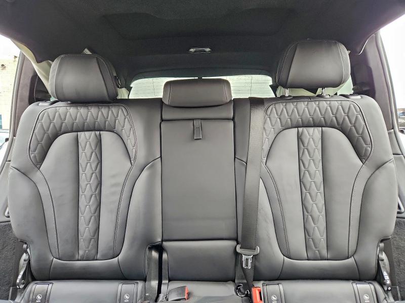 Фото 10 - BMW X7