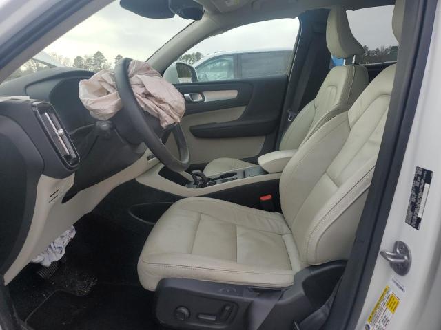 Фото 7 - VOLVO XC40