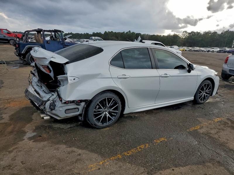 Фото 3 - TOYOTA CAMRY