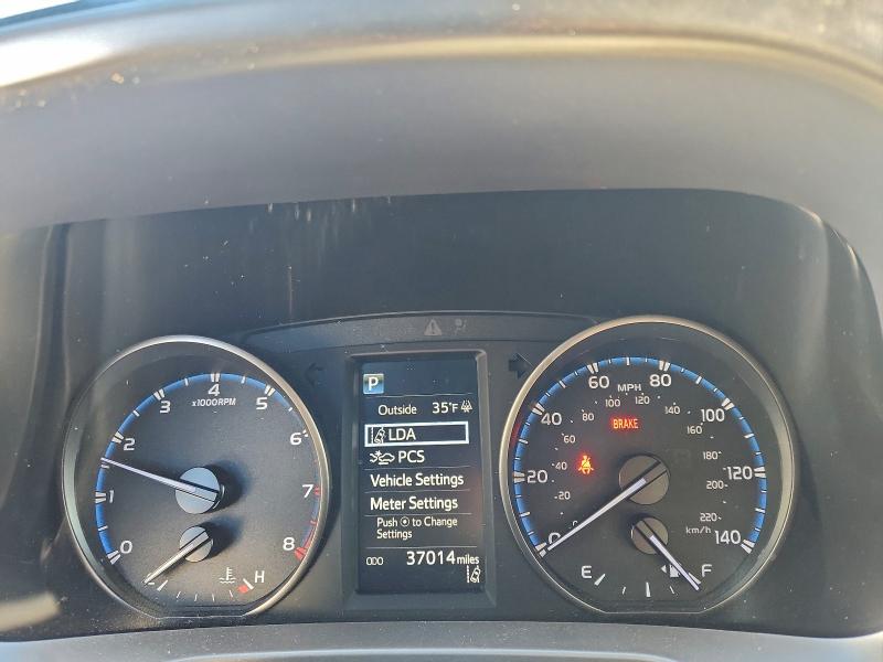 Фото 9 - TOYOTA RAV4