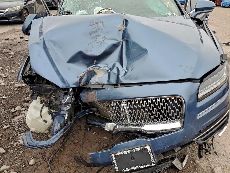 Фото 12 - LINCOLN NAUTILUS