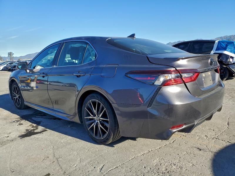 Фото 2 - TOYOTA CAMRY