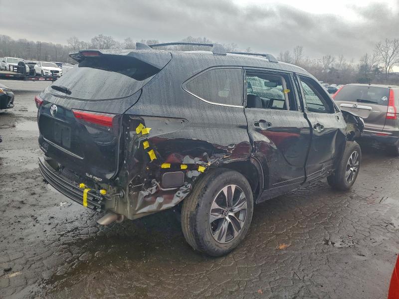 Фото 3 - TOYOTA HIGHLANDER