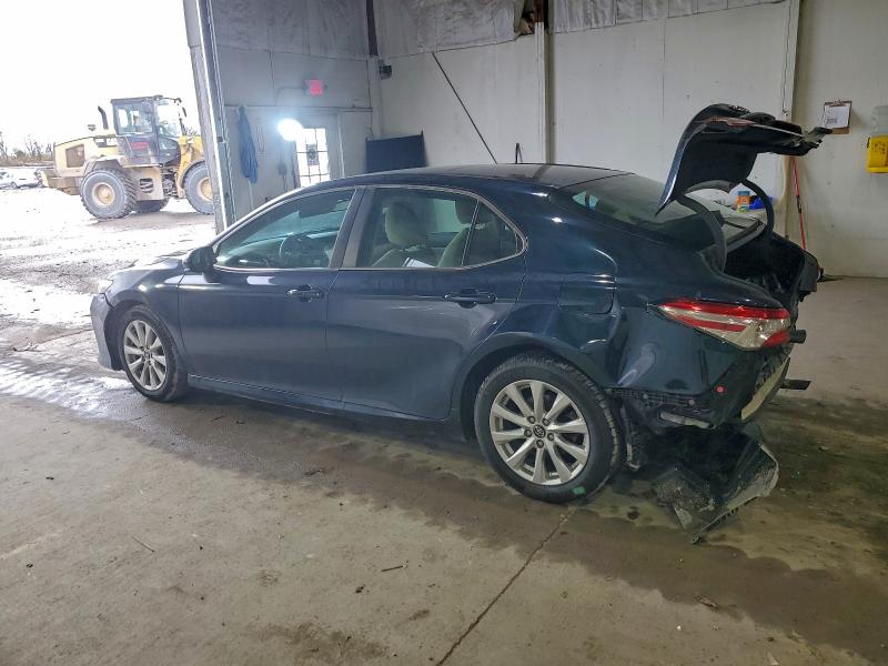 Фото 2 - TOYOTA CAMRY