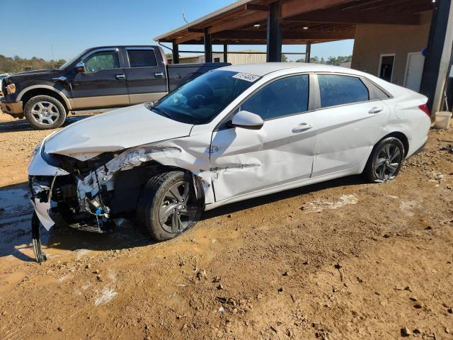 Фото 1 - HYUNDAI ELANTRA