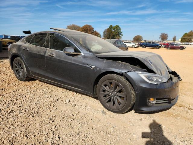 Фото 4 - TESLA MODEL S