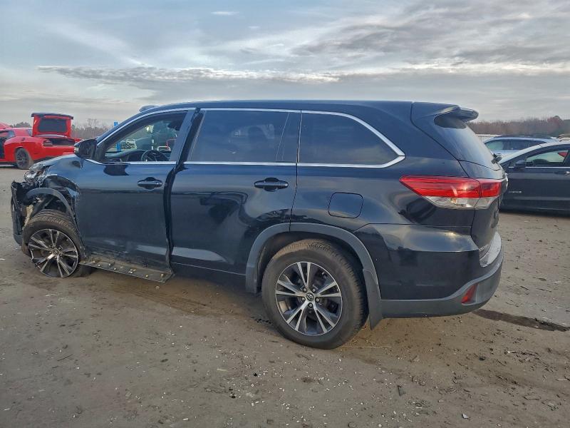 Фото 2 - TOYOTA HIGHLANDER