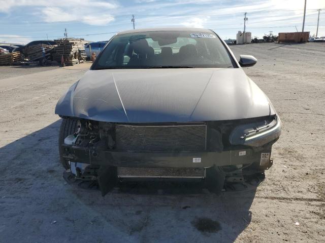 Фото 5 - HYUNDAI ELANTRA