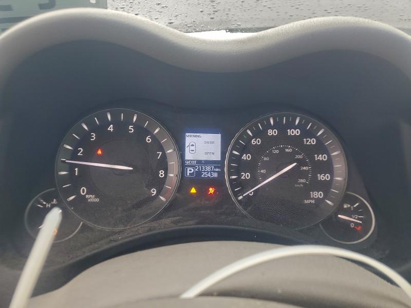 Фото 9 - INFINITI Q70