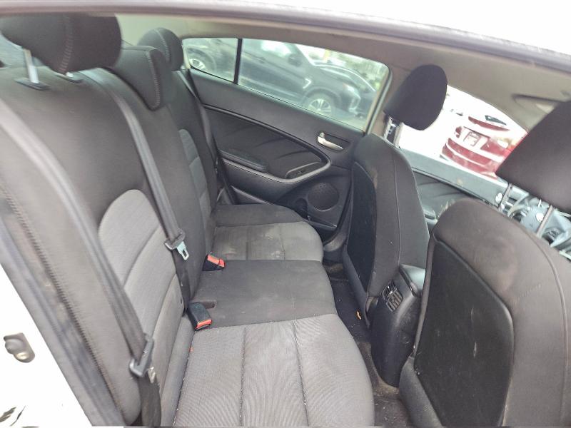 Фото 10 - KIA FORTE