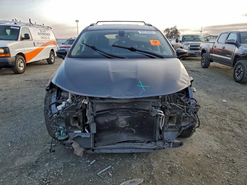 Фото 5 - CHRYSLER MINIVAN