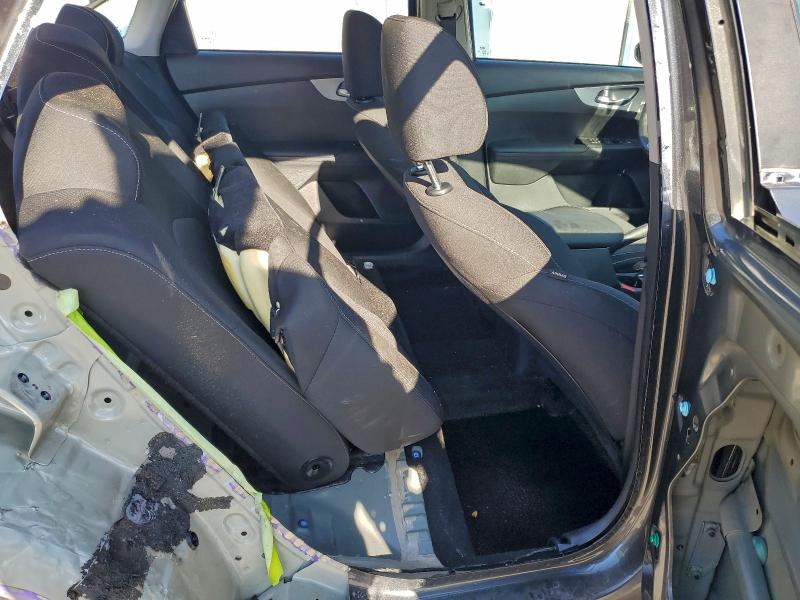 Фото 10 - KIA FORTE