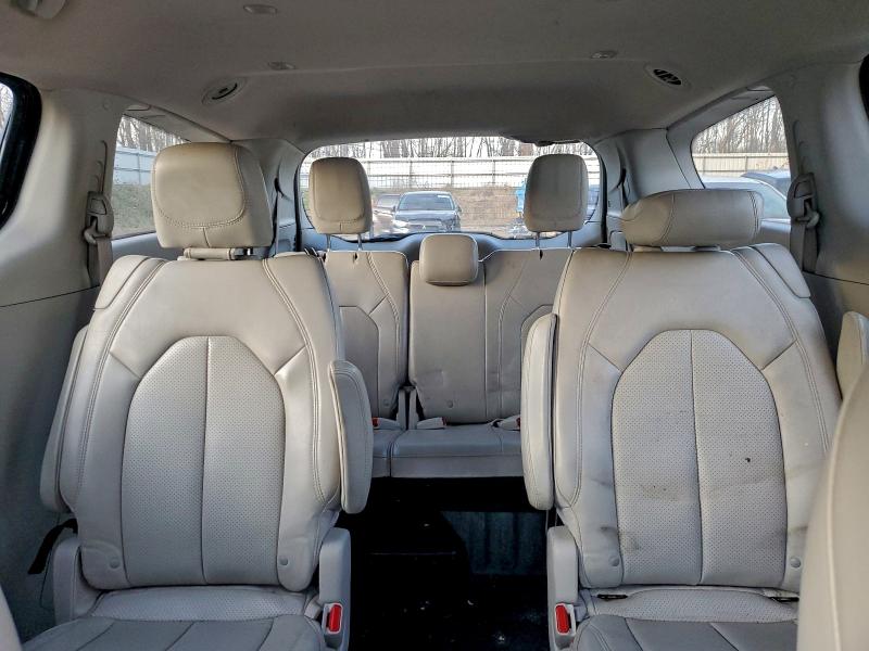 Фото 10 - CHRYSLER MINIVAN