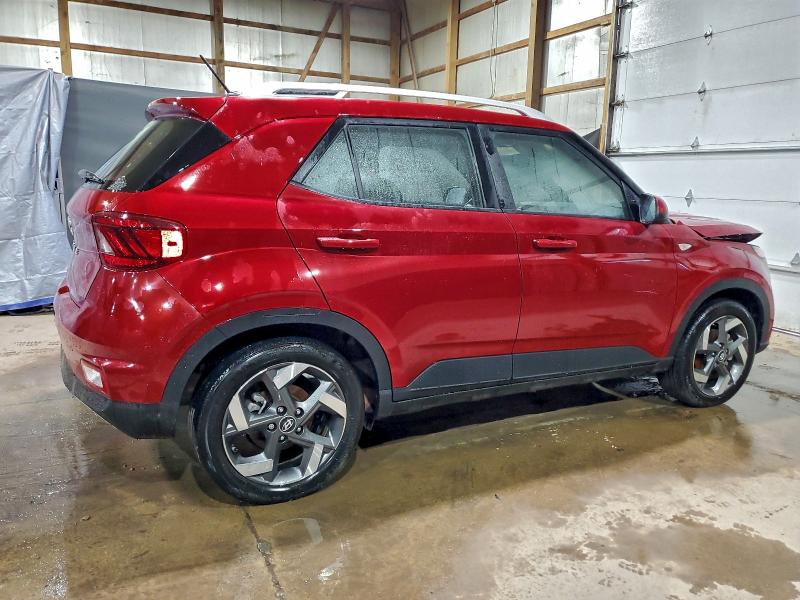 Фото 3 - HYUNDAI VENUE