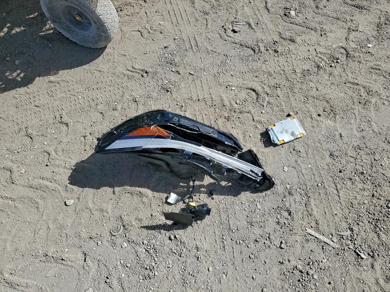 Фото 12 - HYUNDAI ELANTRA