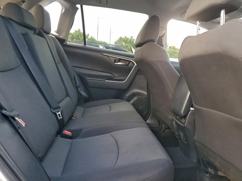 Фото 11 - TOYOTA RAV4