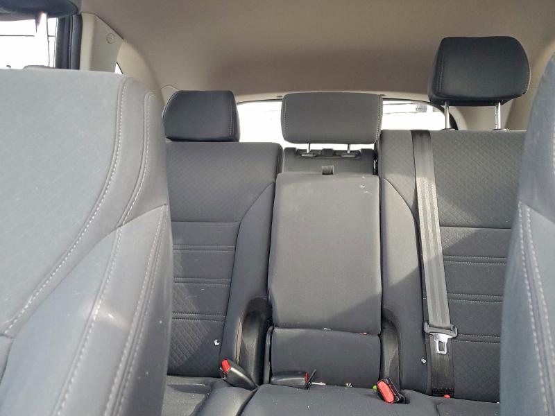 Фото 10 - KIA SORENTO