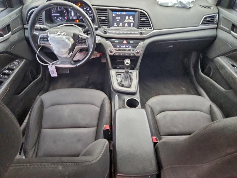 Фото 8 - HYUNDAI ELANTRA