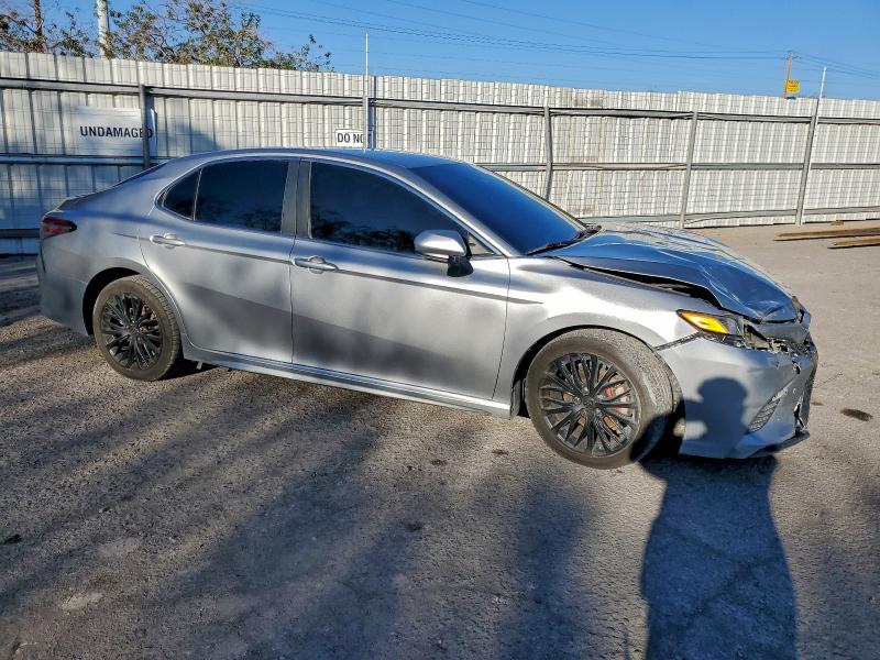 Фото 4 - TOYOTA CAMRY