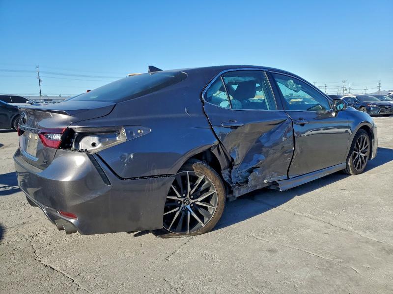 Фото 3 - TOYOTA CAMRY