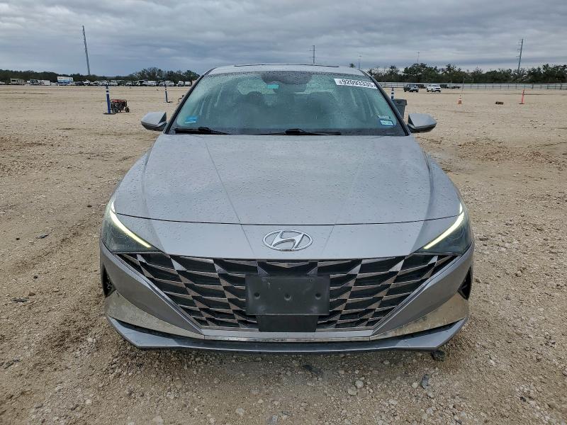 Фото 5 - HYUNDAI ELANTRA