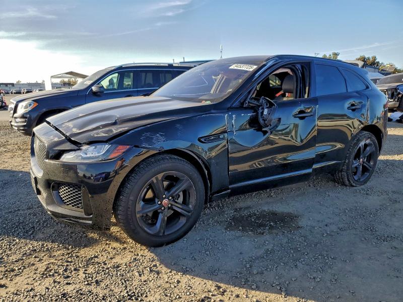 Фото 1 - JAGUAR F-PACE