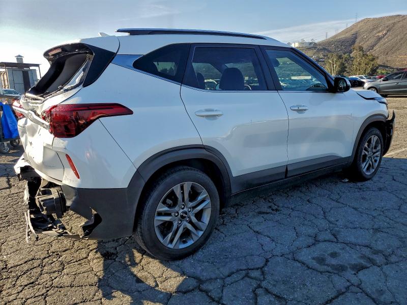 Фото 3 - KIA SELTOS