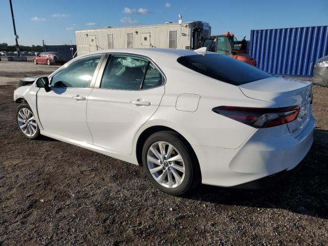 Фото 2 - TOYOTA CAMRY