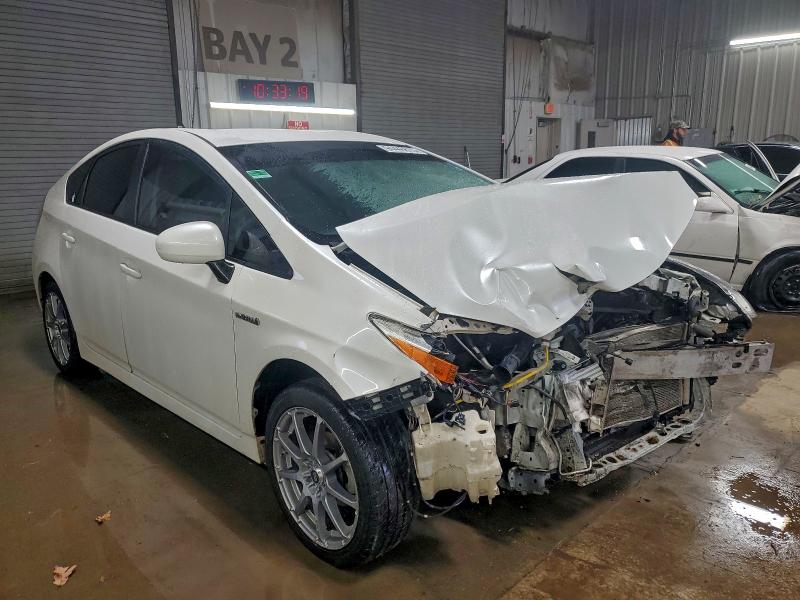 Фото 4 - TOYOTA PRIUS