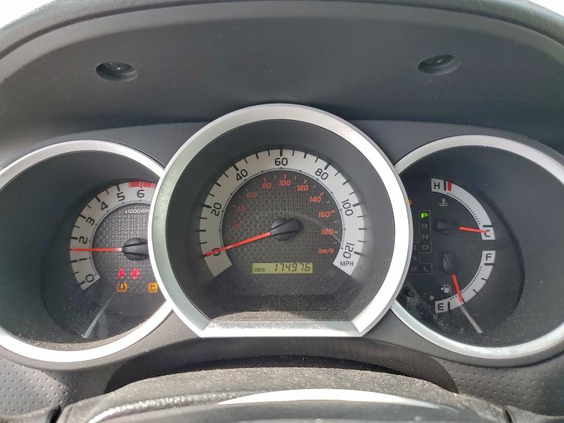 Фото 9 - TOYOTA TACOMA