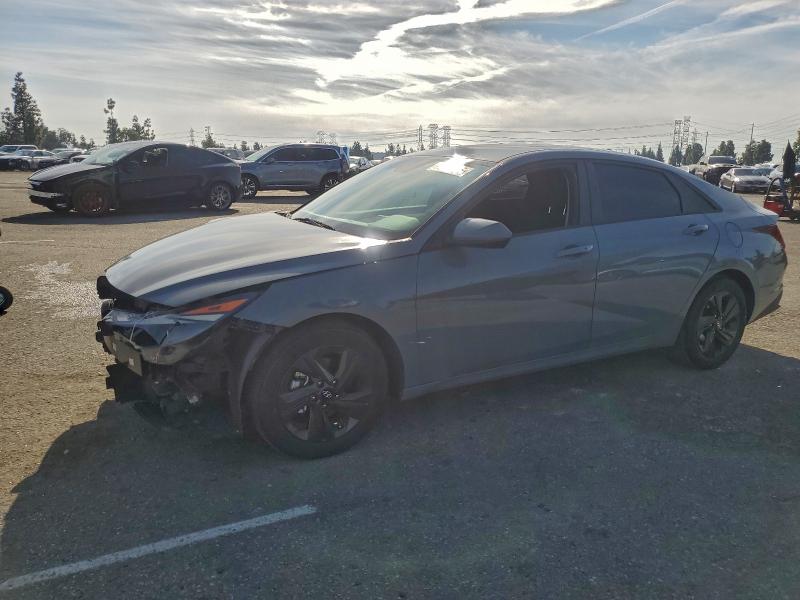 Фото 1 - HYUNDAI ELANTRA