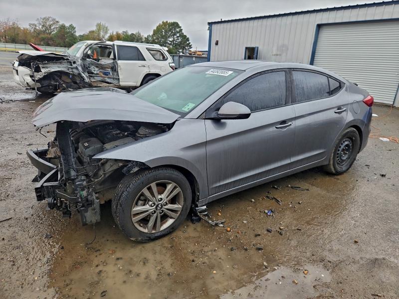 Фото 1 - HYUNDAI ELANTRA