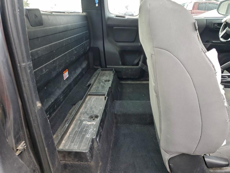 Фото 10 - TOYOTA TACOMA