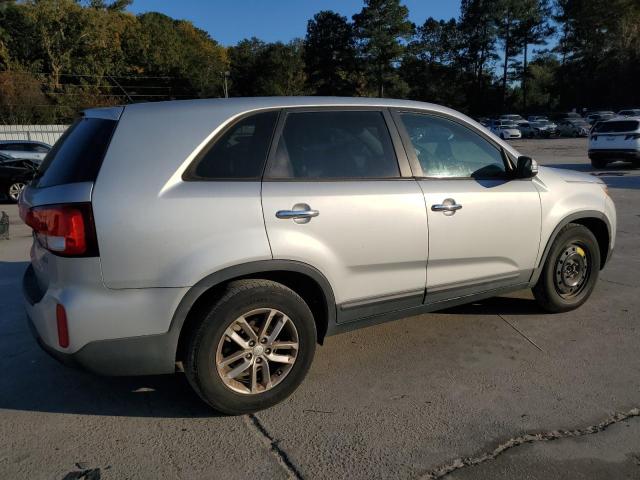 Фото 3 - KIA SORENTO