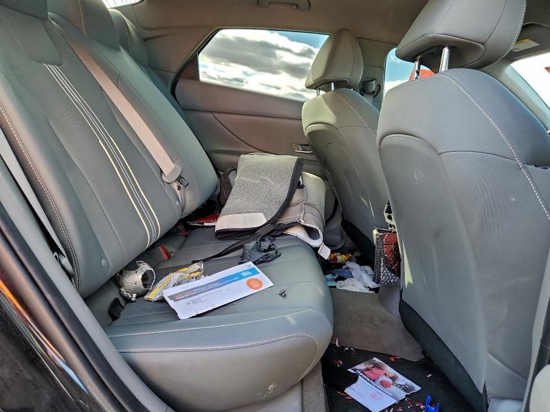 Фото 10 - HYUNDAI ELANTRA