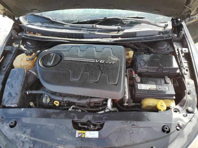 Фото 11 - CHRYSLER 200