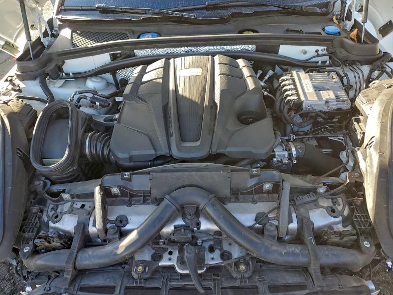 Фото 12 - PORSCHE MACAN