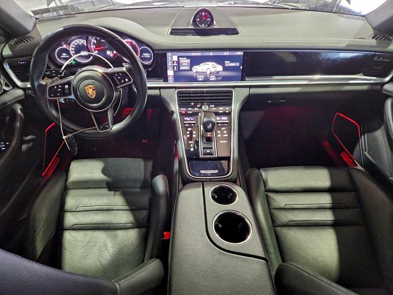 Фото 8 - PORSCHE PANAMERA