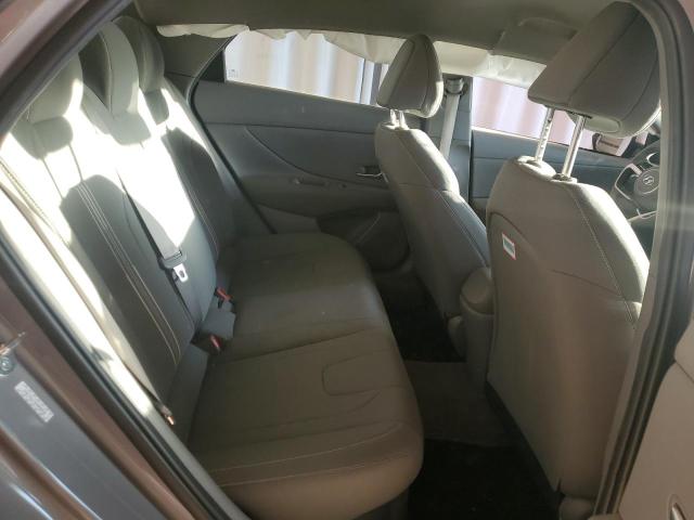 Фото 10 - HYUNDAI ELANTRA